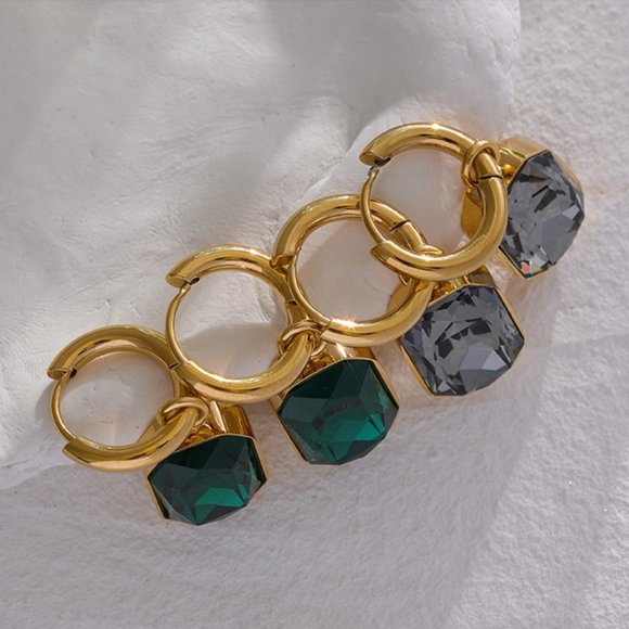 New!! 18k-gold plated Earrings - Cubic Zirconia Drop - Picture 3 of 9